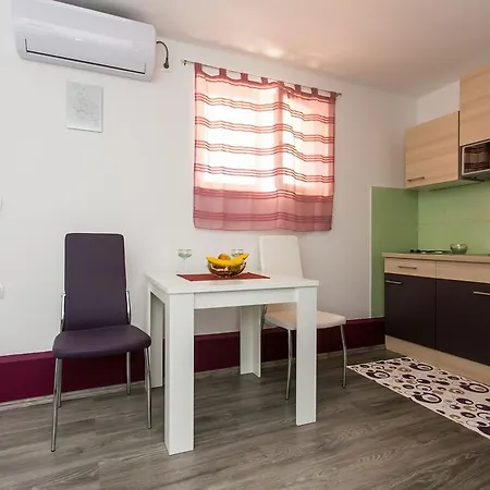 Apartments Tomas Trogir Exterior photo