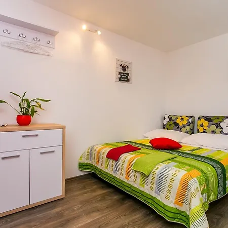 Apartments Tomas Trogir Exterior photo